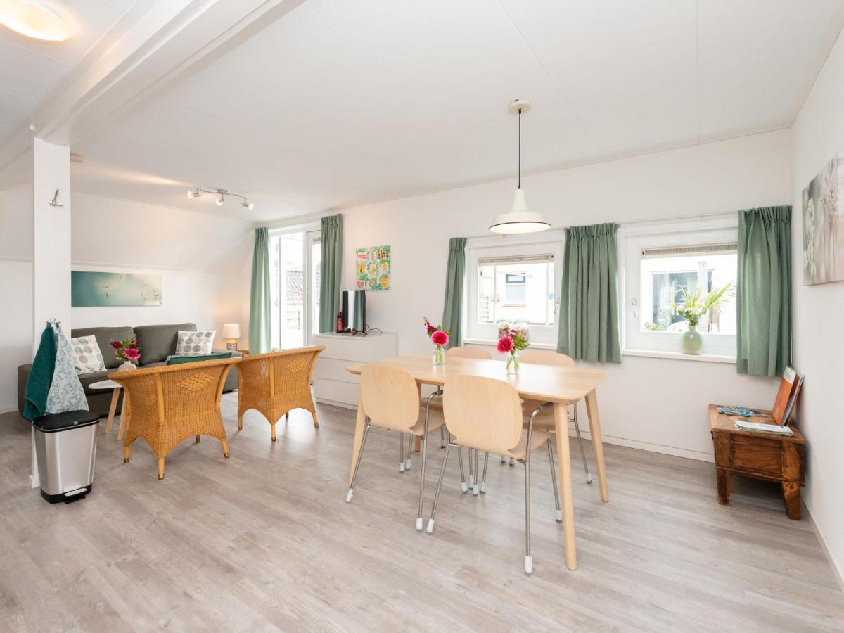 Quaint Apartment In Schoorl Near Tennis Court Екстер'єр фото
