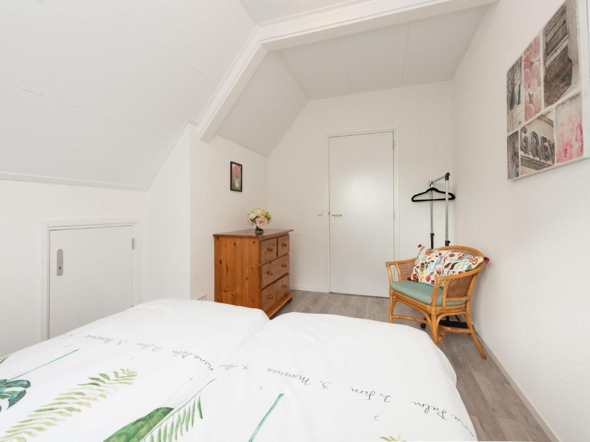 Quaint Apartment In Schoorl Near Tennis Court Екстер'єр фото